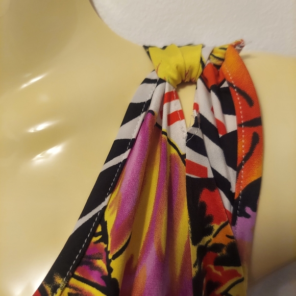 💥3/$25💥 Claire France Sleeveless Floral V-Neck Top Shirt Blouse size 3x - Picture 3 of 7